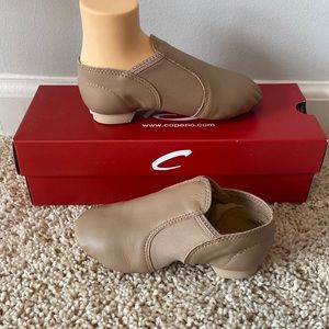Brand new Capezio Girls Jazz/Dance shoes (Caramel color)